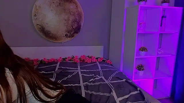 Онлайн чат XXX LauraHansil