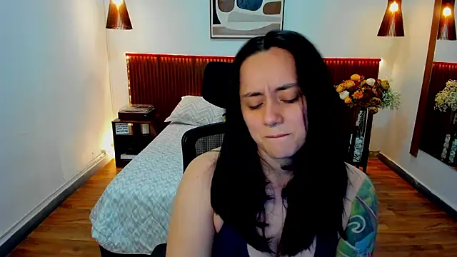 KatherineBond 即時 XXX 聊天