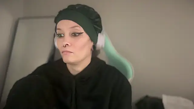 FRRANNKIE Adlı Modelin Canlı XXX Sohbeti