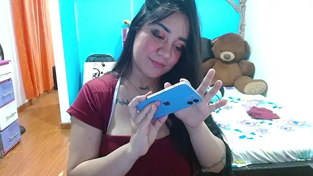 Chatroom XXX en direct de Andrea_deepsloppy