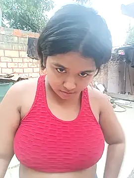 emi_li82 Show in webcam