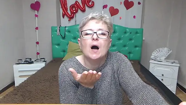 Chat +18 de EmiliaGree ao vivo