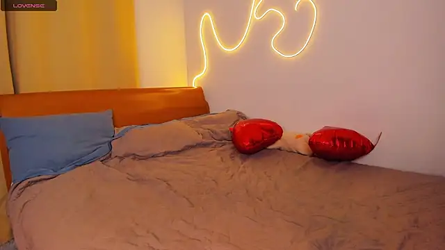 Chat +18 de LeilaErcolani ao vivo