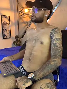 KyleJoss30 webcam show