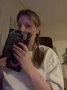 MaryHiggins' Live XXX Chat