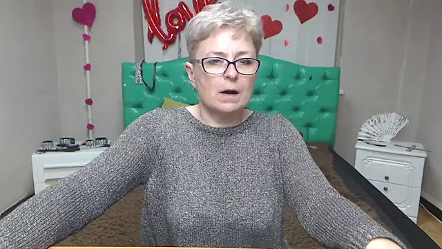 EmiliaGree 即時 XXX 聊天