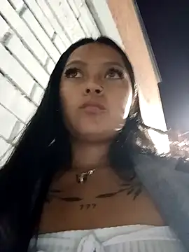 Czat XXX na żywo – LunaHot_777