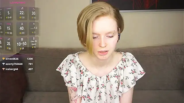 ToyaPletz's Live XXX Chat