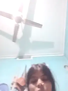 Sakshiverma Show in webcam