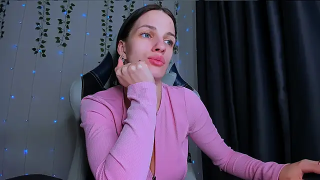 KarlaSim's Live XXX Chat