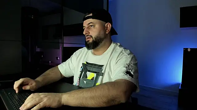 DravenPeak Chat XXX live