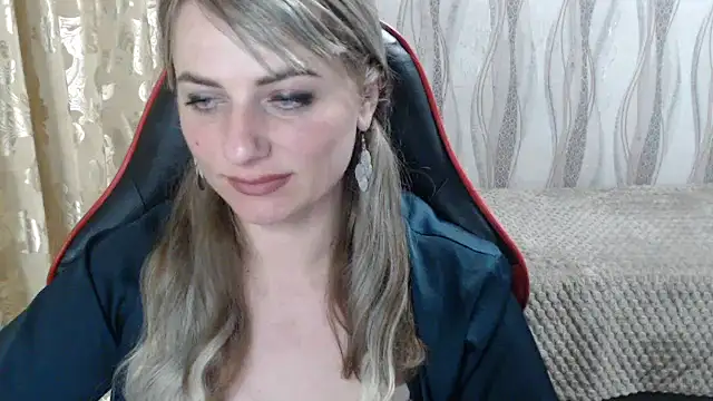 LioraW 即時 XXX 聊天