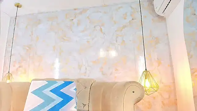 Show modela brianaduque na web-kameri