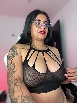 Devilsweet17 Adlı Modelin Canlı XXX Sohbeti