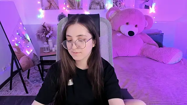 VirtuallVoyant's Live XXX Chat