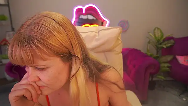 Онлайн чат XXX BellaLaPetit