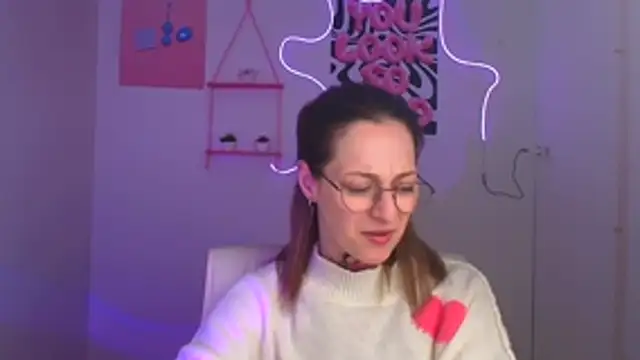 Esmi_Winter Adlı Modelin Canlı XXX Sohbeti