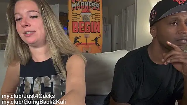 Онлайн чат XXX boomboomr00m