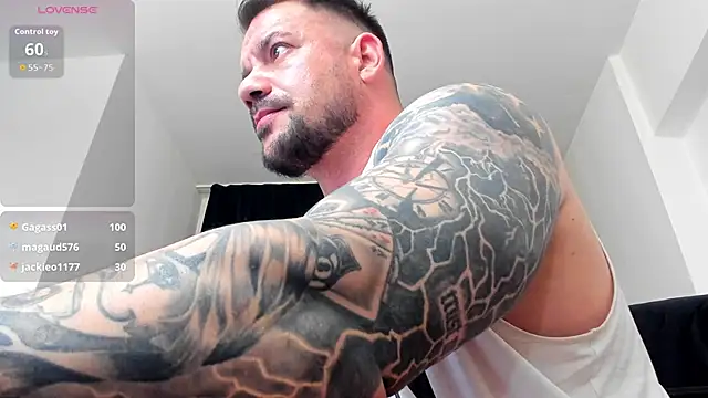 musclemonster31 Webcam show