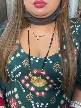 Chat +18 de Geet-Punjaban ao vivo