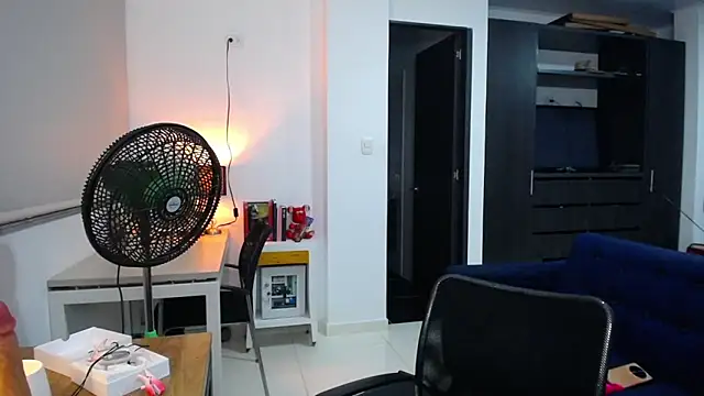 Chat +18 de diabla_sexyboobs ao vivo