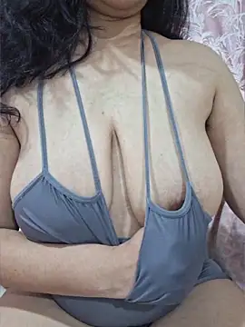 Czat XXX na żywo – Jassi_Does