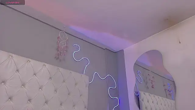 Chat +18 de natasha__black ao vivo