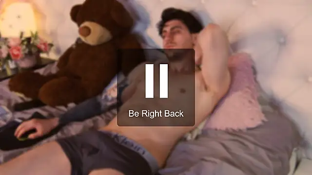 Show modela Oscar_Miller_ na web-kameri