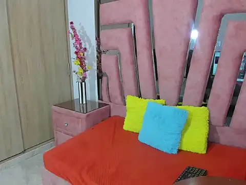 MaraKarly's Live XXX Chat