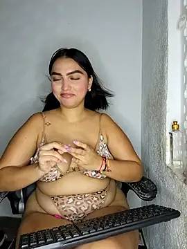 Pokazy przed kamerką – Mia_em