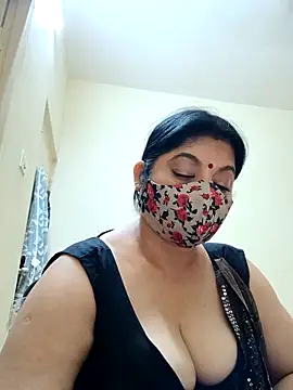 Ratna-777 live XXX chat