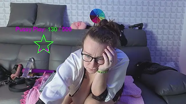 JadeStarUK: онлайн-секс-чат