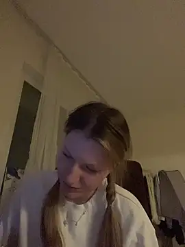 MaryHiggins live XXX chat