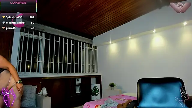 Chat XXX en directo de victoria_mooree