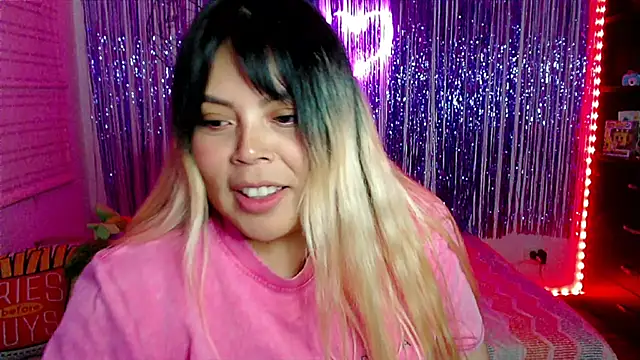 EllieMoonX: онлайн-секс-чат