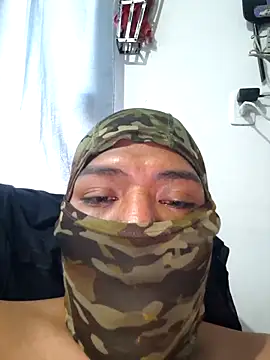 juliopantoja: διαδικτυακό σόου στην κάμερα