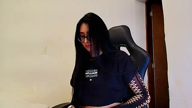 Just_Isaa's Live XXX Chat