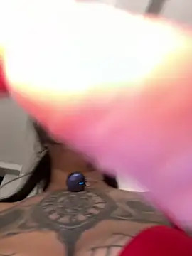 Chat +18 de Rae_Lil_White ao vivo