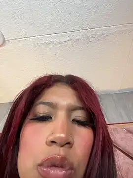 Chat +18 de Cherry_Charlottee ao vivo