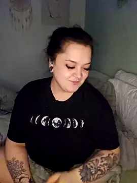 Saucy-Serenity live XXX chat