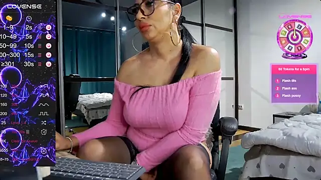 carlaxxx Show in webcam