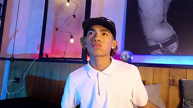 Онлайн чат XXX AlanCutee