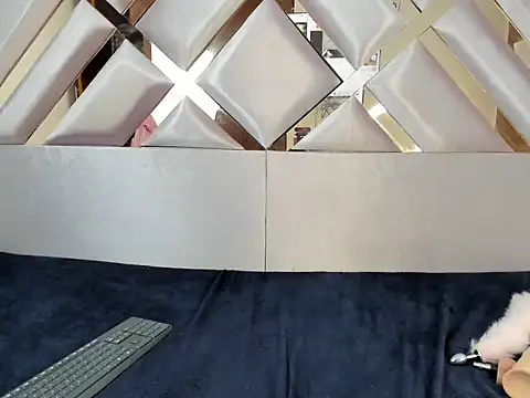 MiaKleinX Chat XXX live