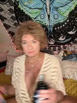 SuzyCatzz Live XXX Chat