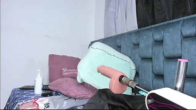 XXX chat uživo modela Roxy-Smith