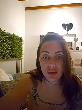 brune_caliente Chat XXX in diretta