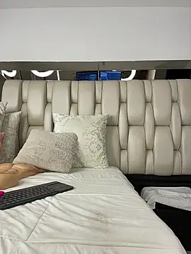 ALISSON_FOXXX1 Adlı Modelin Canlı XXX Sohbeti