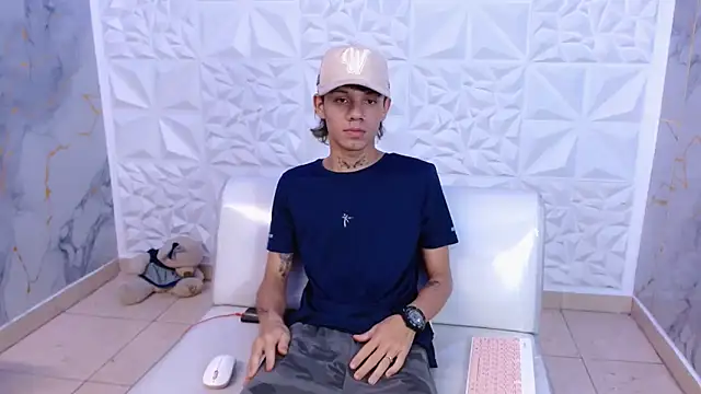 andy_dan18 在線直播表演