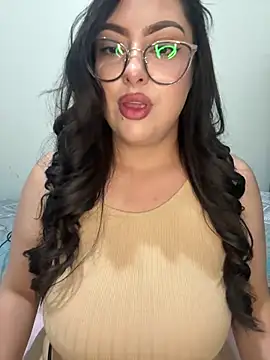 MileyGiaのライブXXXチャット