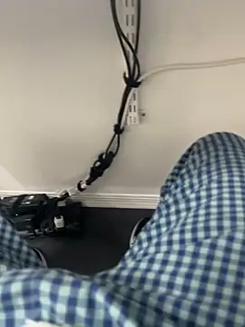 awesomemilkss: διαδικτυακό σόου στην κάμερα